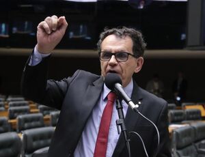 Projeto de Reimont garante etiquetas em braile e QR Code em roupas