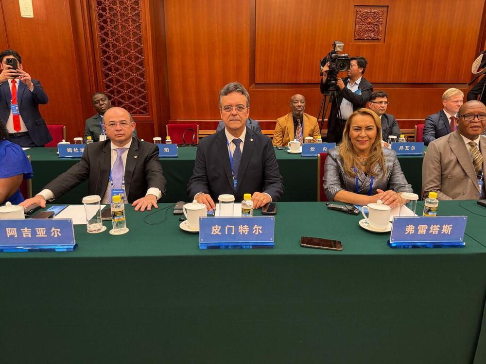 Unaleanos participam do 2025 Legislators Forum for Friend Exchanges na China