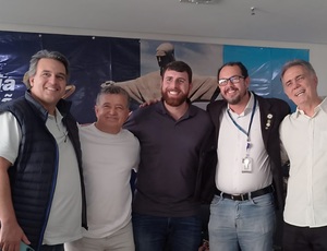 Cozzolino confirma pré-candidatura ao governo e anuncia que será pai em reunião histórica do DC