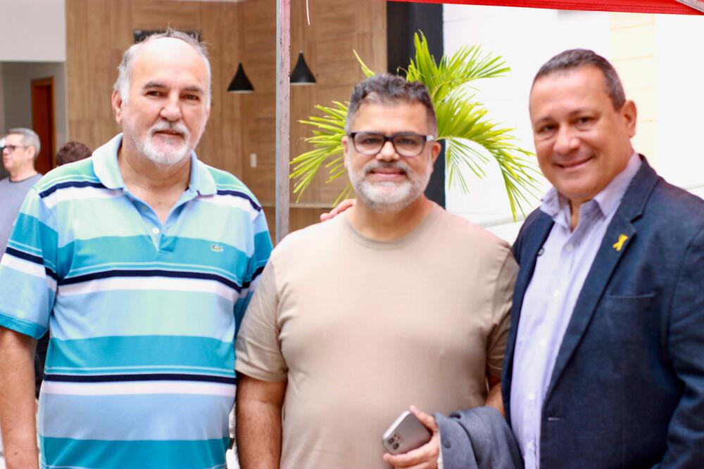 Dr. Rui participa de culto na Igreja Evangélica Eu Sou de Jesus e destaca fé, amizade e compromisso social