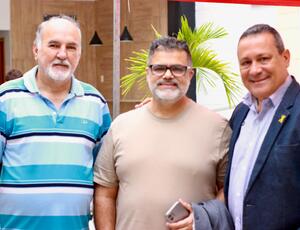 Dr. Rui participa de culto na Igreja Evangélica Eu Sou de Jesus e destaca fé, amizade e compromisso social