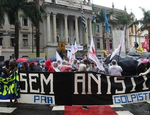 Anistia? Só com crachá em risco: governo ameaça demitir aliados pró-Bolsonaro