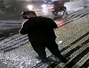 Homem que culpou China pela Covid explode consulado e pega 14 anos de prisão