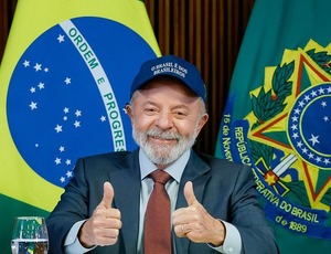 A democracia e a soberania brasileiras são inegociáveis, afirma Lula em artigo no New York Times