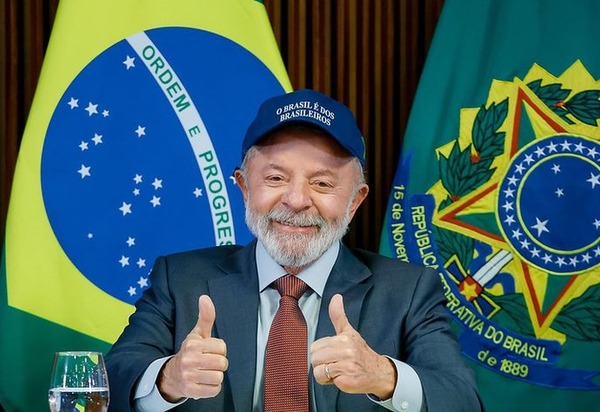 A democracia e a soberania brasileiras são inegociáveis, afirma Lula em artigo no New York Times