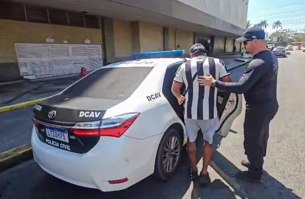 Polícia Civil prende 12 pessoas e recupera 60 celulares em ação contra receptadores durante Operação Rastreio