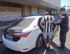 Polícia Civil prende 12 pessoas e recupera 60 celulares em ação contra receptadores durante Operação Rastreio