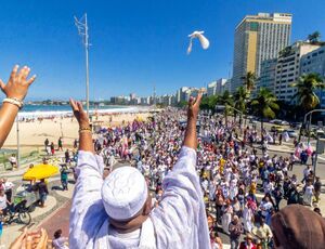 Caminhada da Liberdade Religiosa volta a Copacabana com pesquisa inédita sobre discriminação