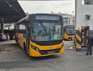 Motoristas voltam ao trabalho depois de receberem férias e vale-alimentação em atraso