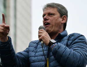 Tarcísio de Freitas enfrenta obstáculos no Congresso para destravar projeto de anistia ligada aos atos de 8 de janeiro