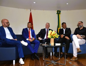 Júlio Souza representa a Baixada em encontro de empresários no Centro Cultural de Angola