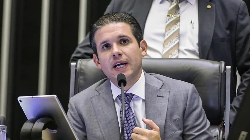 Hugo Motta atropela Alcolumbre e abre crise entre Câmara e Senado