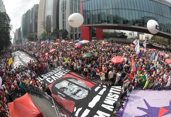 USP: Ato na Paulista teve 42 mil pessoas e Copacabana recebeu 41 mil pessoas