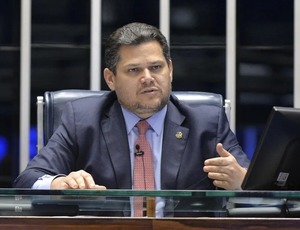 Presidente do Senado Alcolumbre detona 'politica da lacração' e mostra que política tradicional ainda tem força 