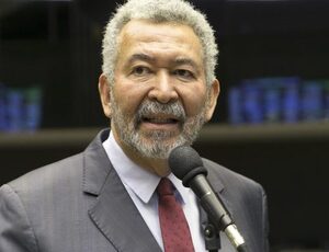 Em ação teratológica, TRE/AL tenta cassar deputado Paulão, nunca citado e que corre em segredo de justiça