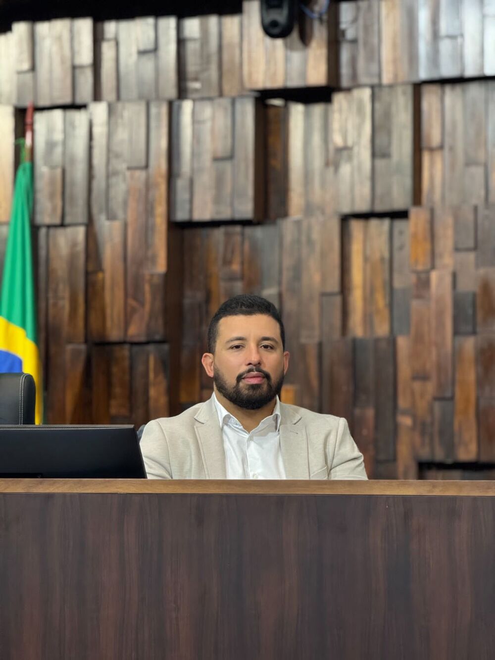 Deputado estadual que derrubar decreto de Castro que liberou máquinas de aposta