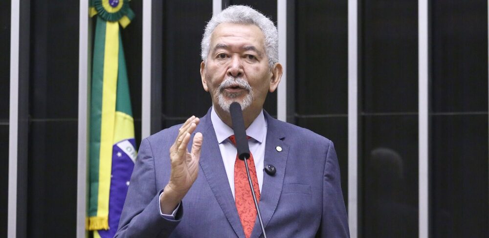 TRE de Alagoas concede prazo para defesa de Paulão e suspende julgamento