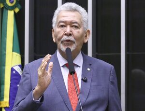 TRE de Alagoas concede prazo para defesa de Paulão e suspende julgamento