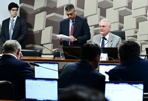 Senado dá primeiro passo para isentar de IR contribuintes com renda mensal de até R$ 5 mil