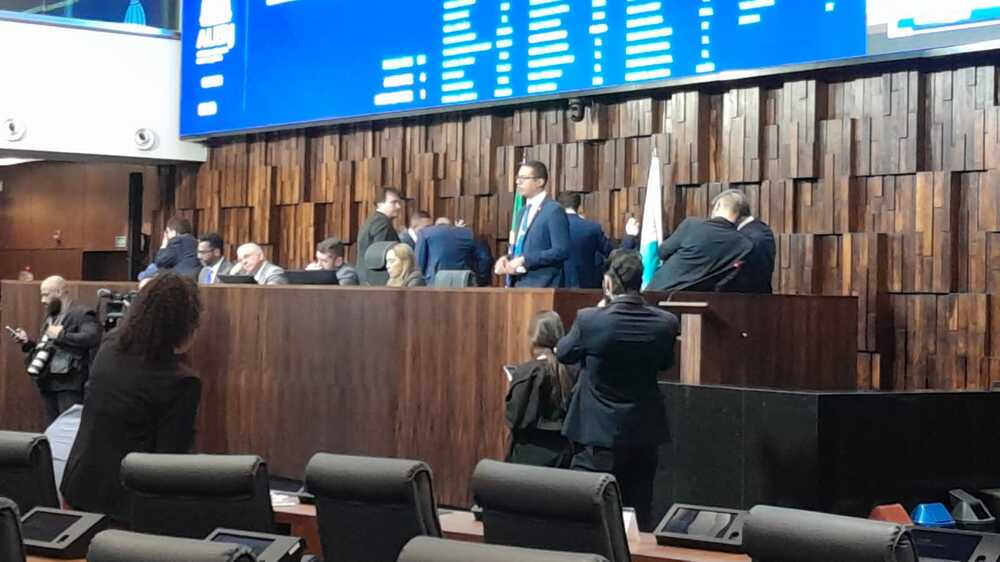 Alerj discute reajuste salarial para auditores da Controladoria