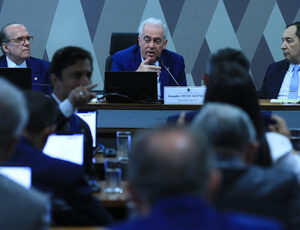 CCJ do Senado declara inconstitucional PEC da blindagem a parlamentares