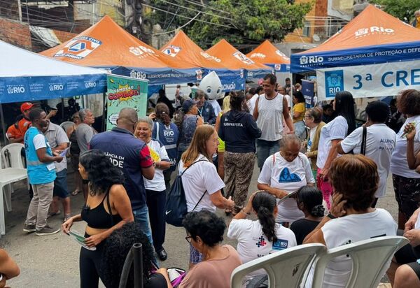 Prefeitura leva serviços de saúde, educação e conservação ao Complexo do Jacarezinho