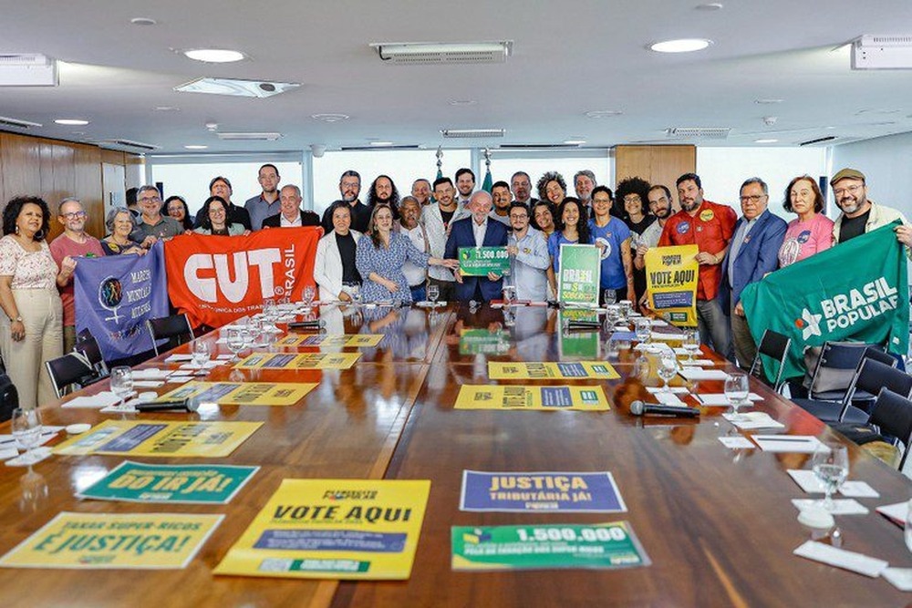Lula recebe movimentos sociais que defendem isenção do IR para quem recebe até R$ 5 mil