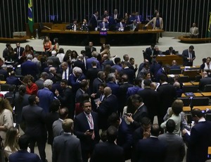 Câmara aprova isenção do IR para quem ganha até R$ 5 mil