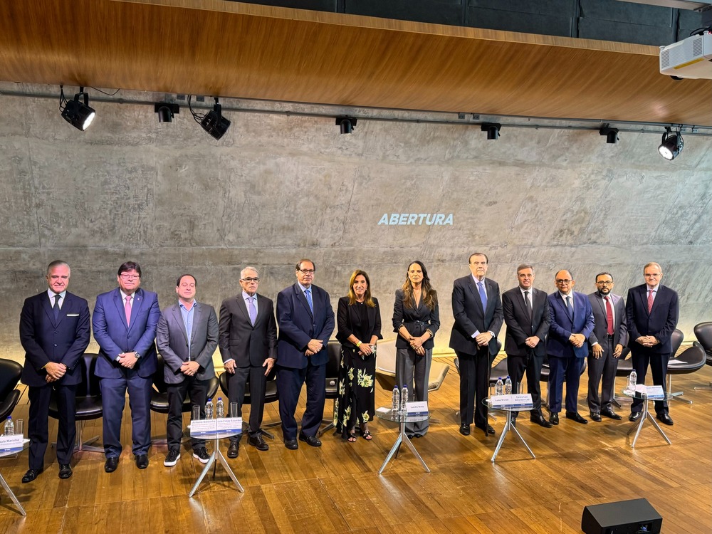 Vencedores recebem o Prêmio FGV de Responsabilidade Social