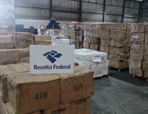 Alfândega do Porto de Itaguaí entrega quase 6 milhões de lâmpadas para Secretaria Municipal de Saúde do Rio de Janeiro