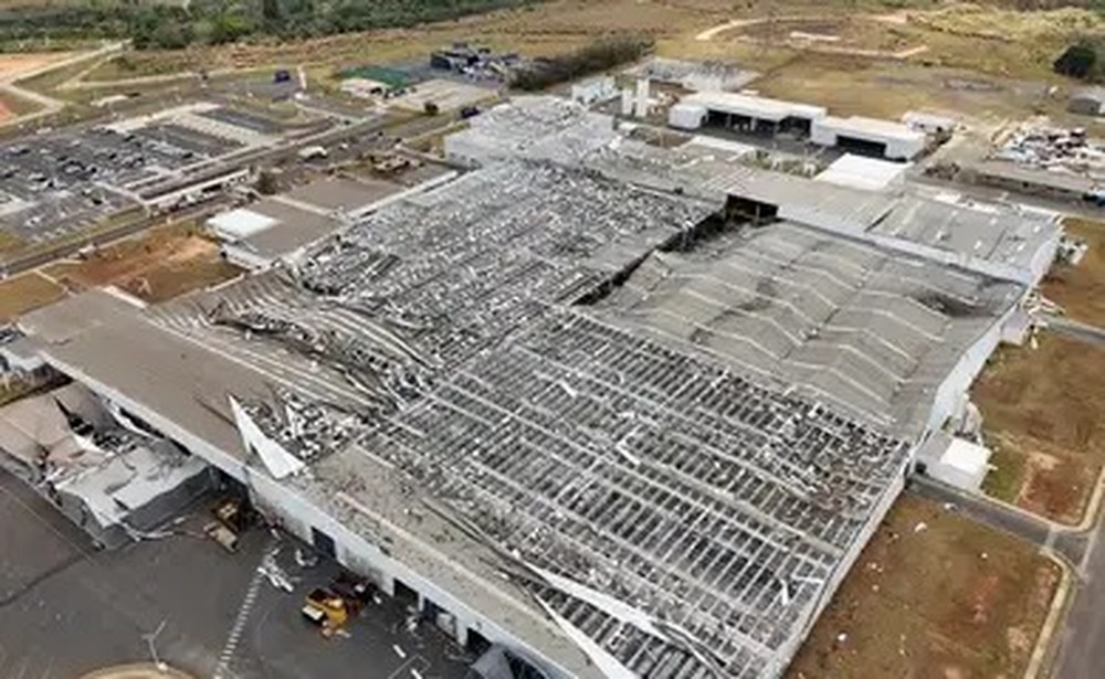 Toyota retomará produção em novembro com motores importados