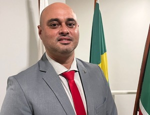 Ex-motorista da Saúde Jonas Dico é eleito prefeito de Três Rios após 24 anos de serviço público