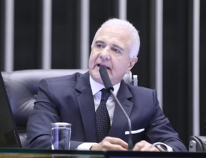 Deputado exige punição severa para adulteração de bebidas: ‘É crime hediondo’ 