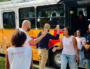 Alunos da rede municipal vivem dia de imersão no mundo da aviação com o projeto Pega a Visão  