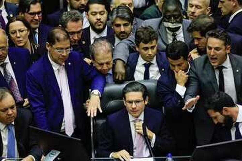 Conselho de Ética da Câmara abre processos contra três deputados envolvidos em motim no plenário