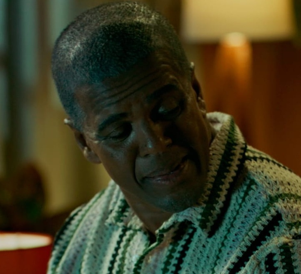 Ator Jorge Maximo celebra premiação internacional de campanha com o Jungle Fight