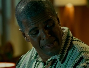 Ator Jorge Maximo celebra premiação internacional de campanha com o Jungle Fight