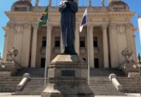  Alerj avança com PEC que pode elevar salários de deputados estaduais