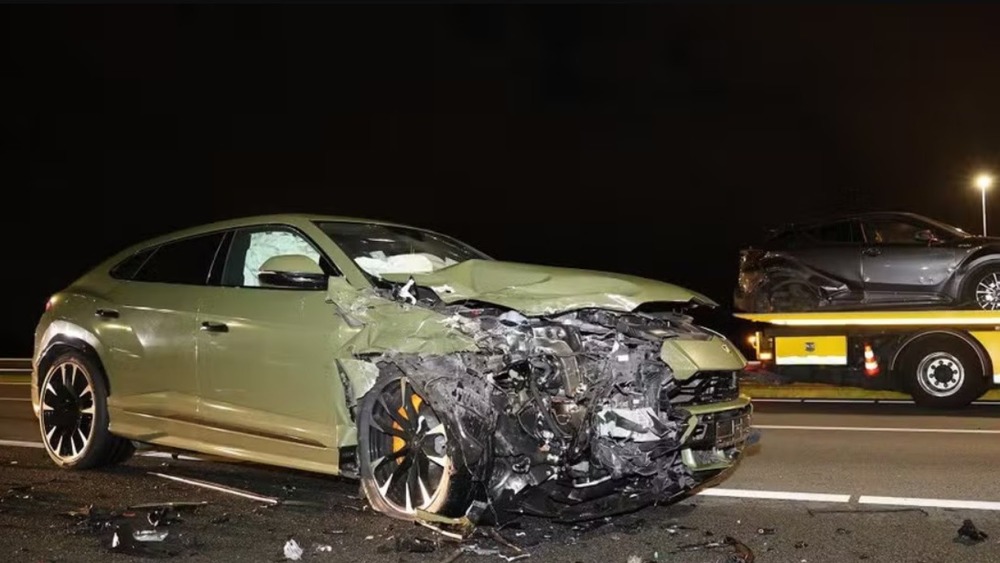 Ex-jogador da Juventus destrói Lamborghini de mais de R$ 1,8 milhões