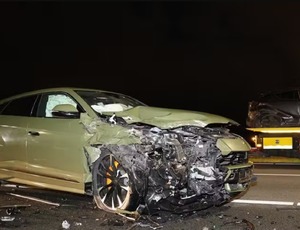 Ex-jogador da Juventus destrói Lamborghini de mais de R$ 1,8 milhões