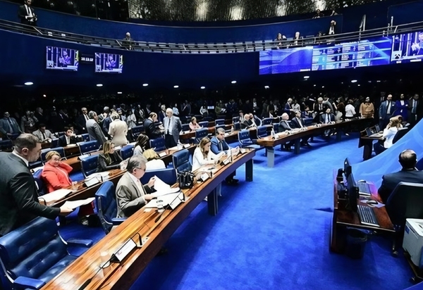 Senado aprova projeto que torna automática portabilidade salarial entre bancos