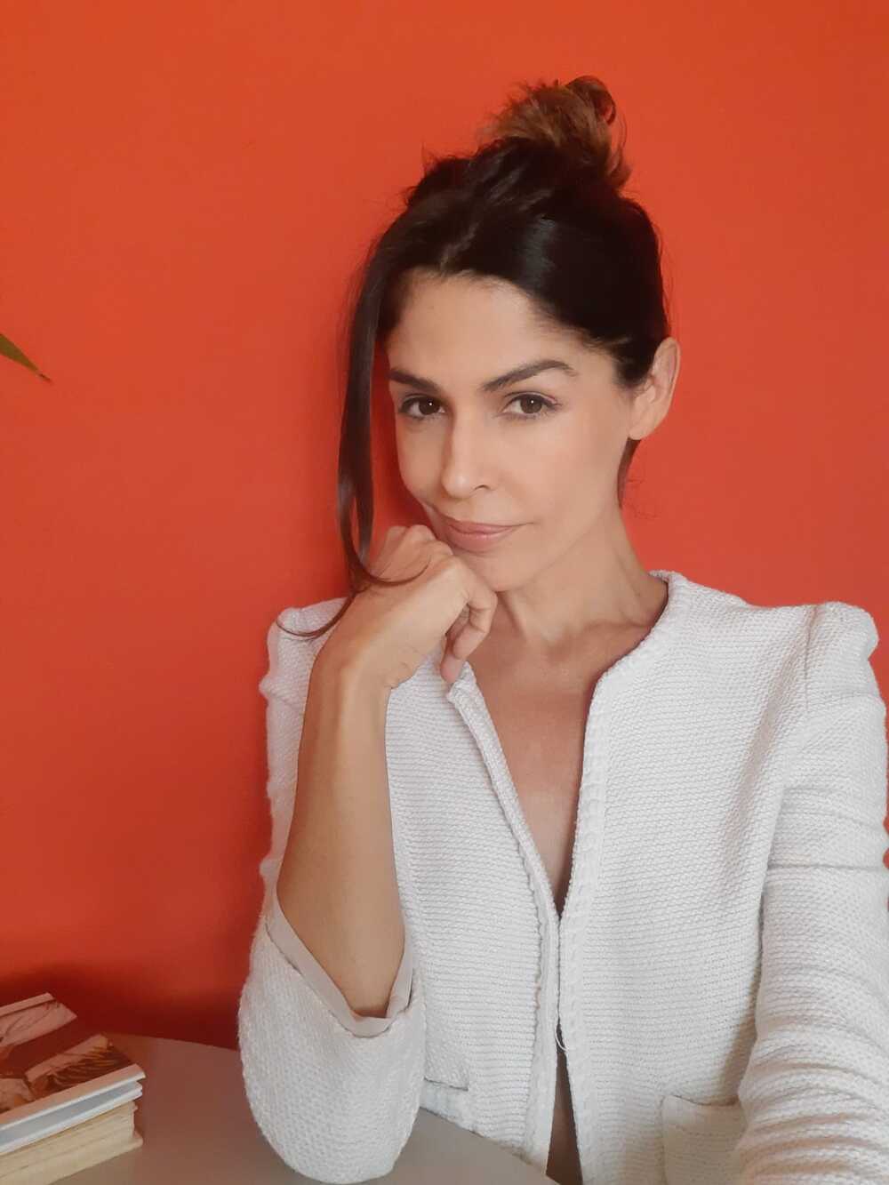 “Fala, Mulher!” leva literatura e escrita de si a bibliotecas do Sul de Minas com  escritora Beatriz Aquino