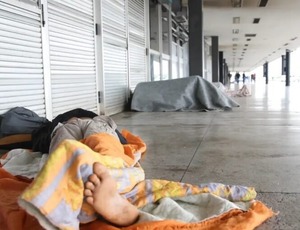 Brasil bate recorde de moradores de rua sob governo Lula