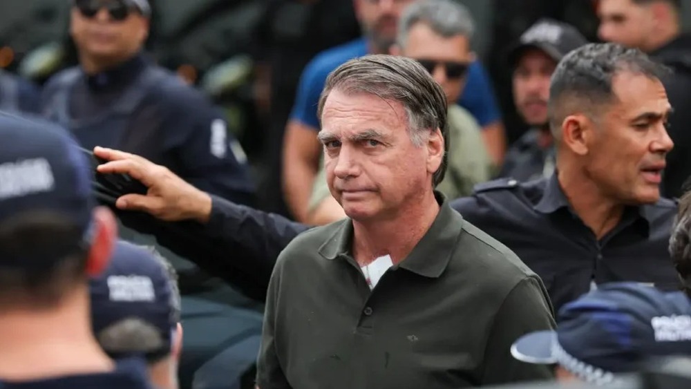 Moraes nega pedido da defesa e mantém prisão domiciliar de Bolsonaro