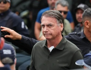 Moraes nega pedido da defesa e mantém prisão domiciliar de Bolsonaro