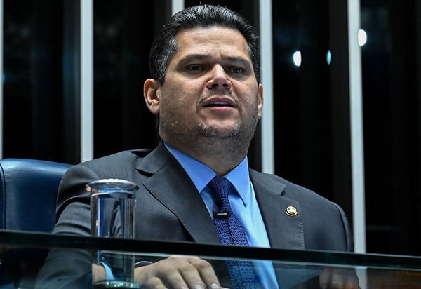 Davi Alcolumbre saúda acordo entre Israel e Hamas