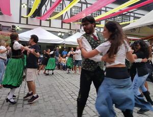 Outubro no Barra World: mês do chopp e das bruxas com entrada liberada