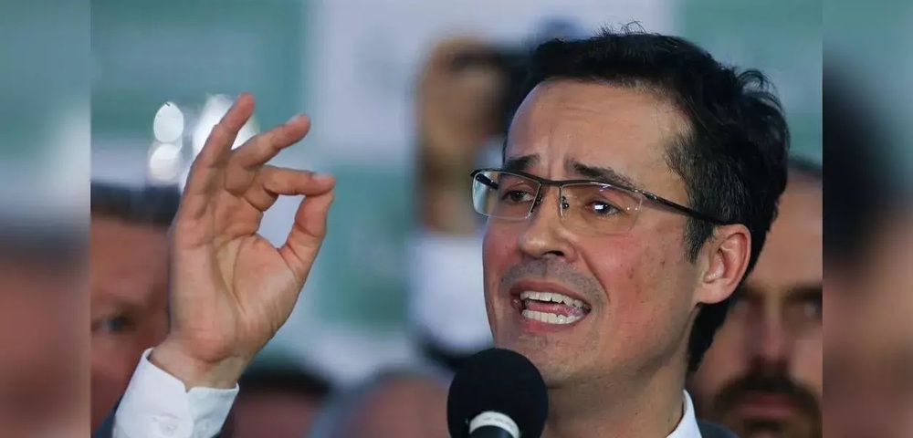 Trump reacende possibilidade de revelar irregularidades da Lava Jato e atuação de Dallagnol