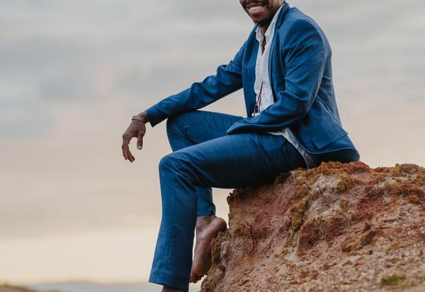 Projeto “Passos da Zona Oeste” promove aulão com o mestre Mayombe Masai na quadra histórica da Mocidade