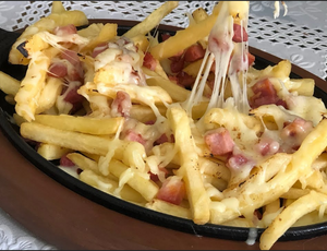 Entre a crocância e a história: a batata 'Sumaca Zulmira' do Sobrado da Cidade  e o sucesso do Dida Bar